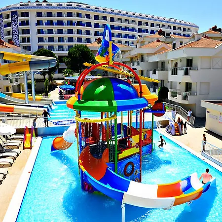Hotel Dream Family Club Side